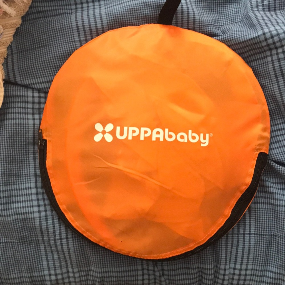 Uppababy mesa cover. (Car seat not included.)